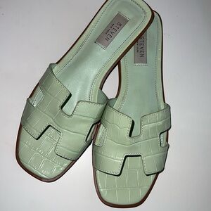 Women’s Steven New York size 8 sandal